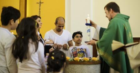 Поможет ли крещение мигрантам Европы?