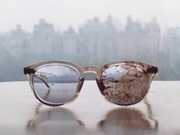 Йоко Оно выложила в twitter очки в крови Леннона (фото)